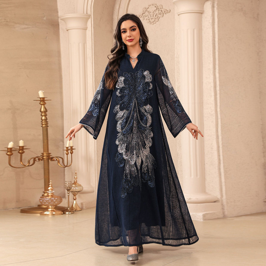 Perlenbesetztes langes Abendkleid mit V-Ausschnitt