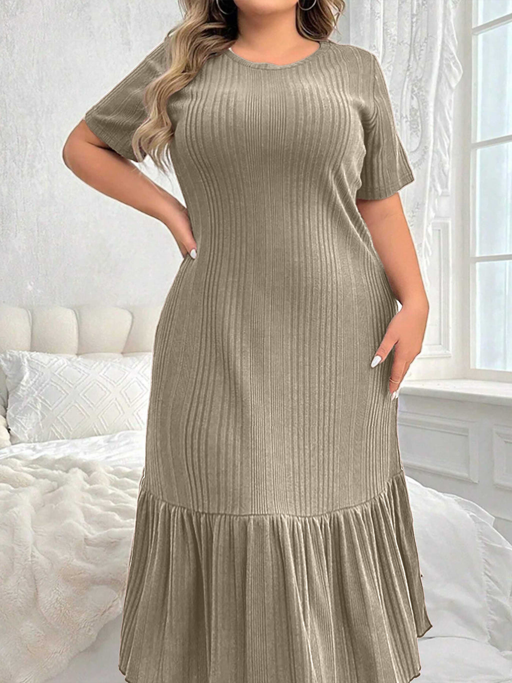 Damen-Kleid mit Streifen und Fishtail-Saum