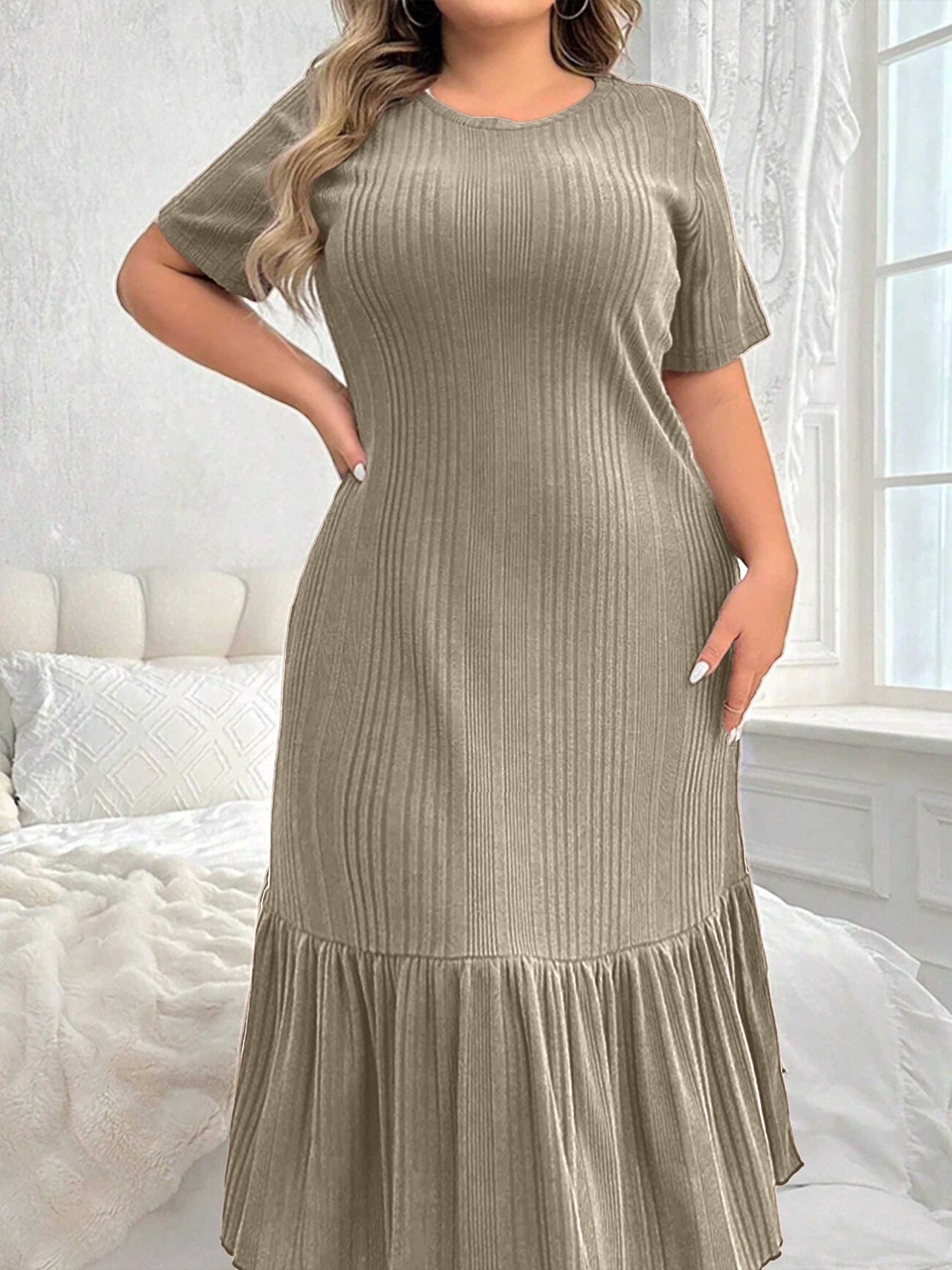 Damen-Kleid mit Streifen und Fishtail-Saum