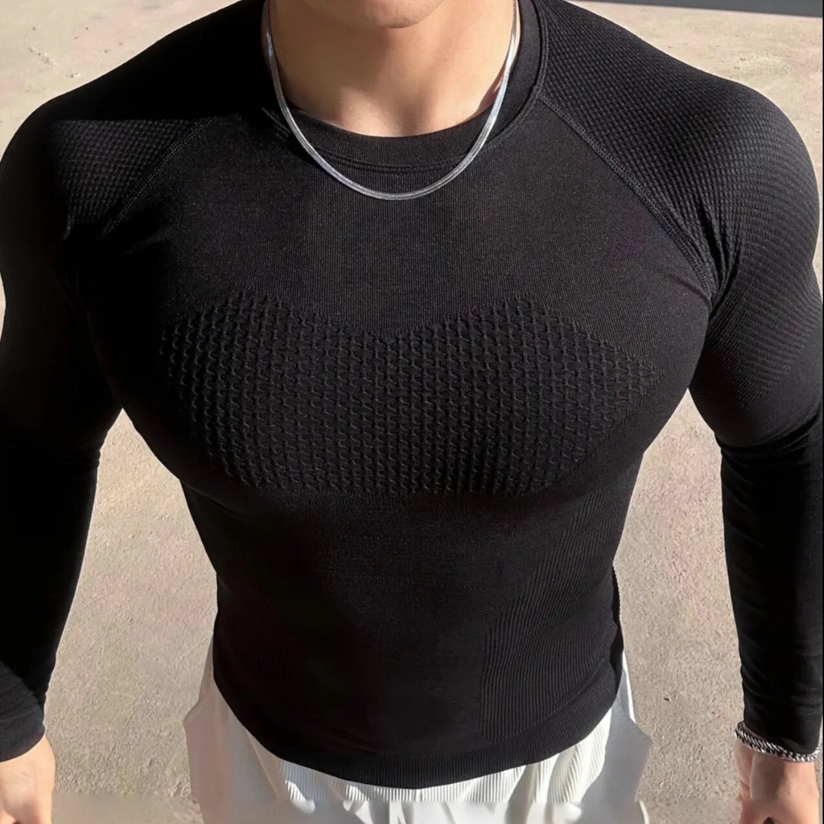Feuchtigkeitsableitendes, eng anliegendes Langarm-T-Shirt – Bild 7 | LuxeStyle