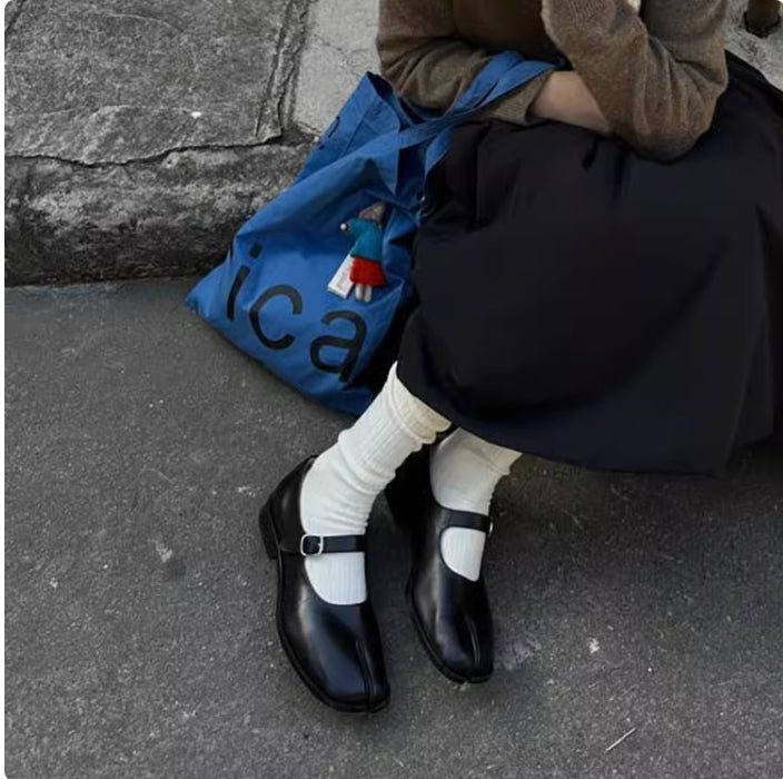 Retro Split-Toe Pumps aus Rindsleder – Bild 4 | LuxeStyle