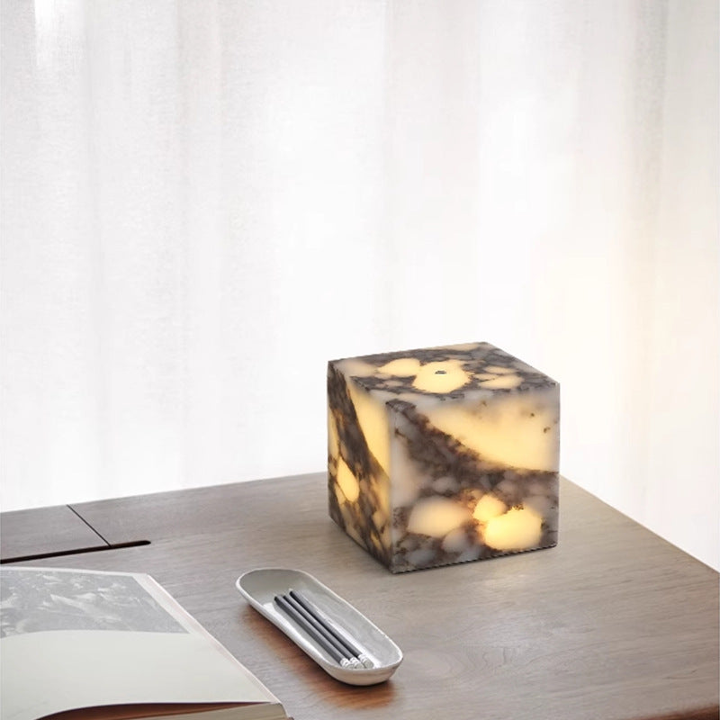 Marmor-Tischlampe mit Klopf-Funktion – Bild 4 | LuxeStyle