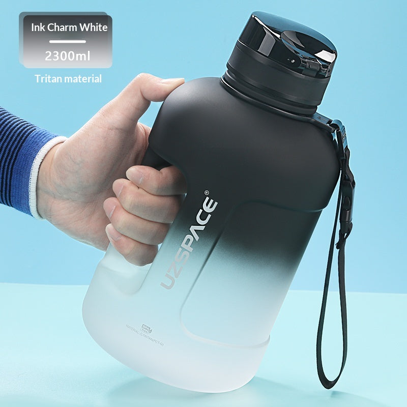 Sport-Trinkflasche mit grossem Fassungsvermögen
