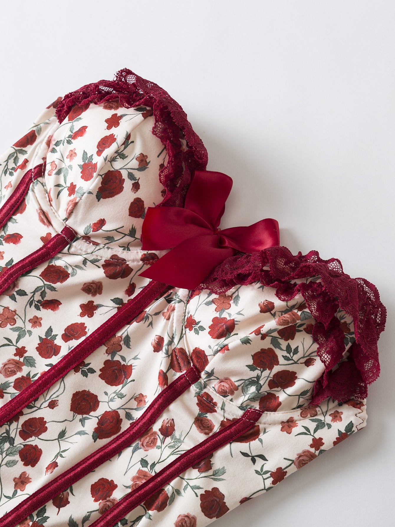 Korsett-Top mit Rosenprint und Schleife