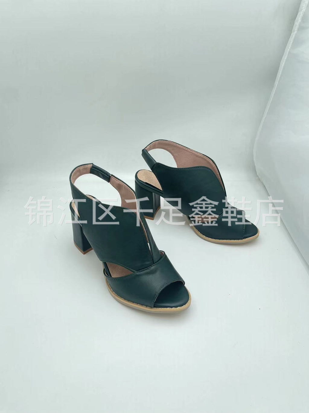 Elegante Peep-Toe Sandalen mit Chunky-Heel – Bild 7 | LuxeStyle