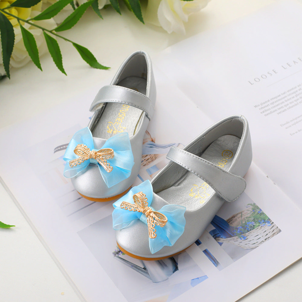 Lauflernschuhe mit Bändern