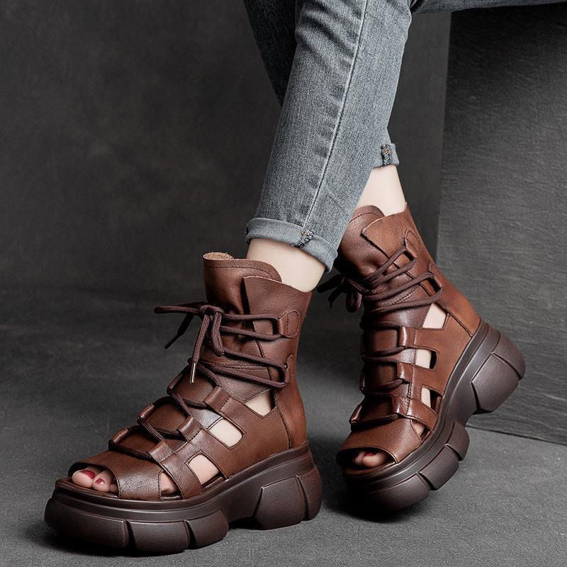 Sandalen und Stiefel mit Cut-Out-Design – Bild 6 | LuxeStyle