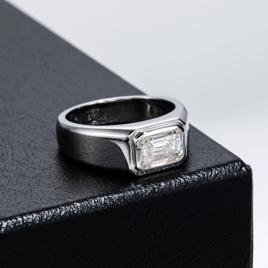 Moissanite Ring mit 2 Karat Smaragd und 925er Silber