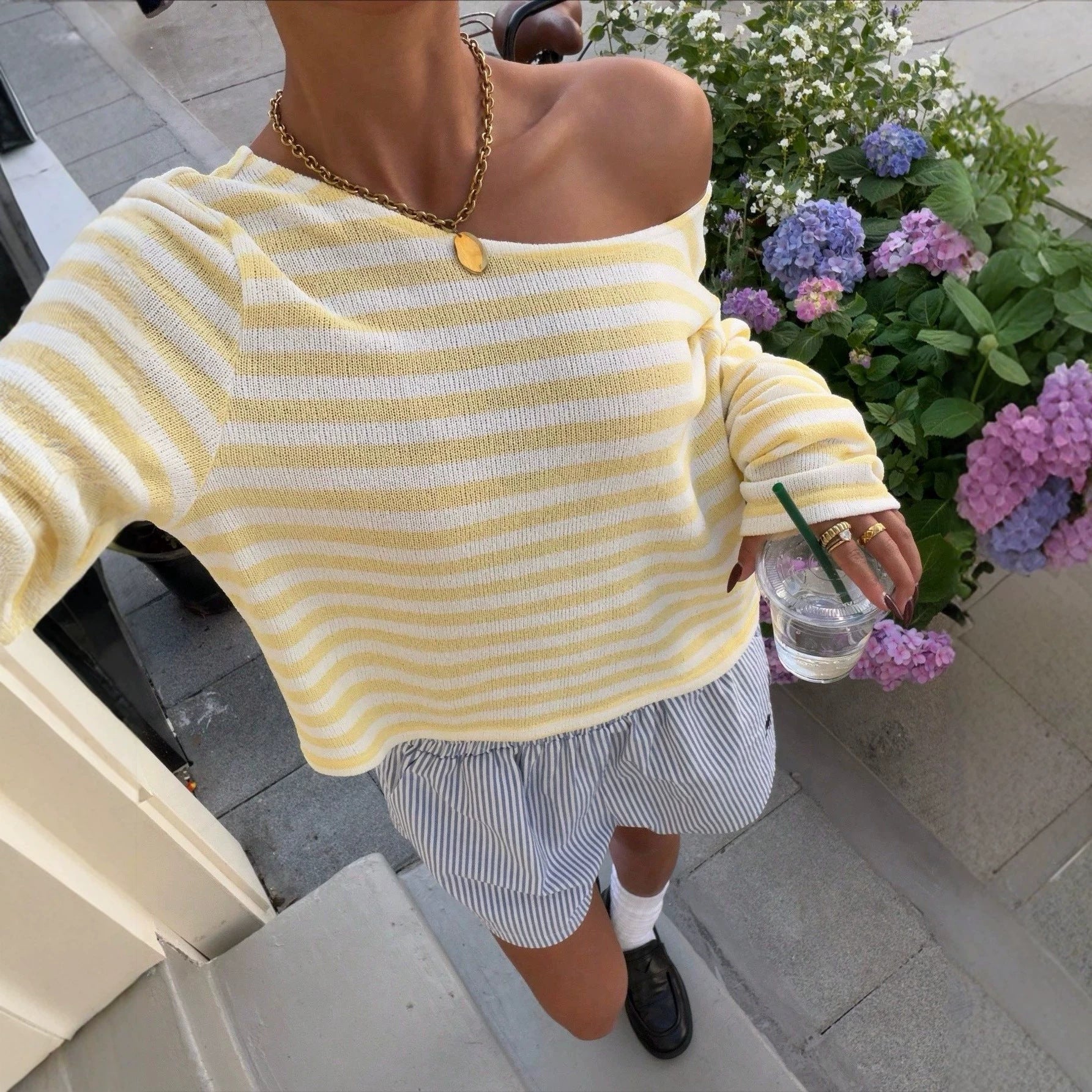 Gestreiftes Stricktop mit langen Ärmeln
