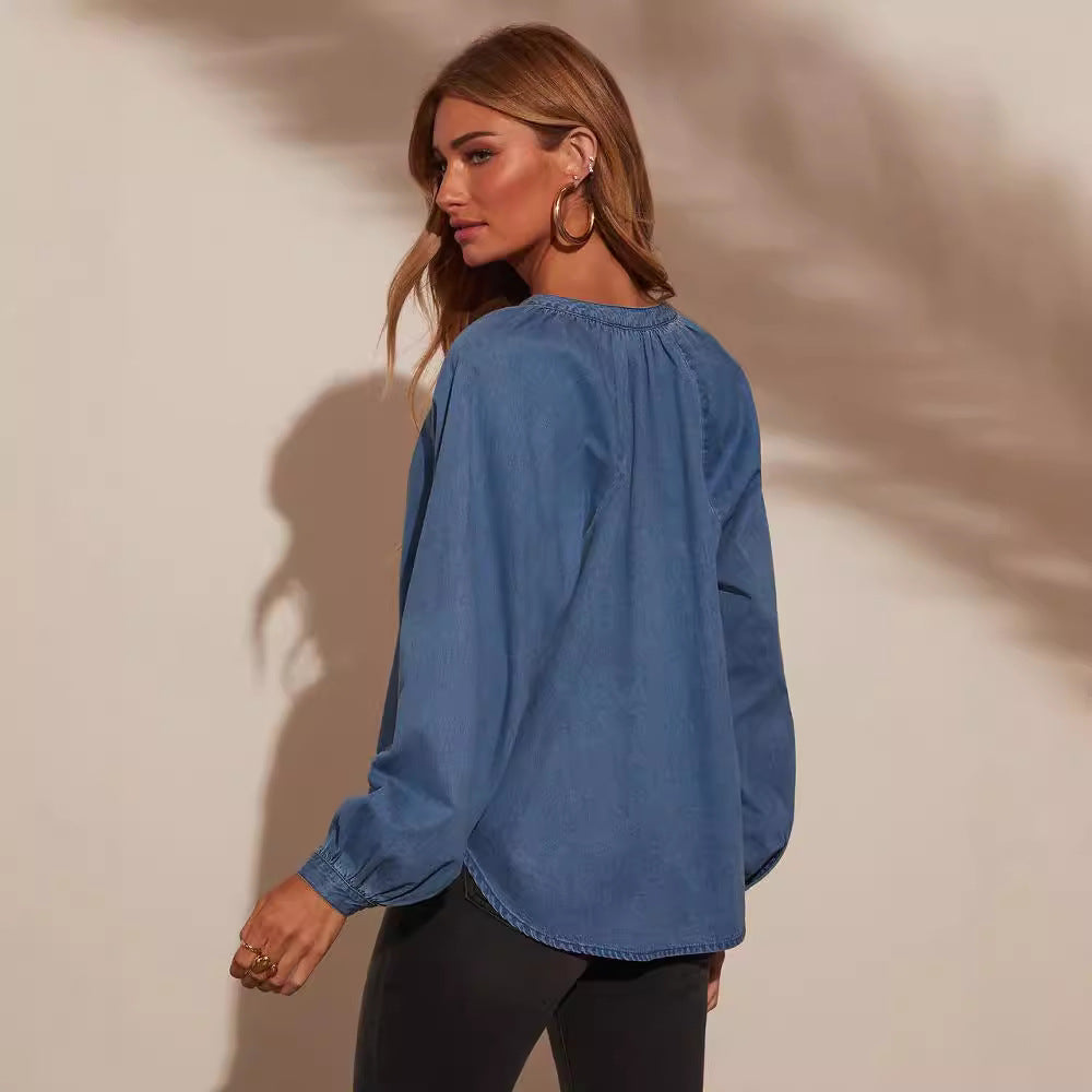Lässiges Denim-Langarmshirt mit V-Ausschnitt