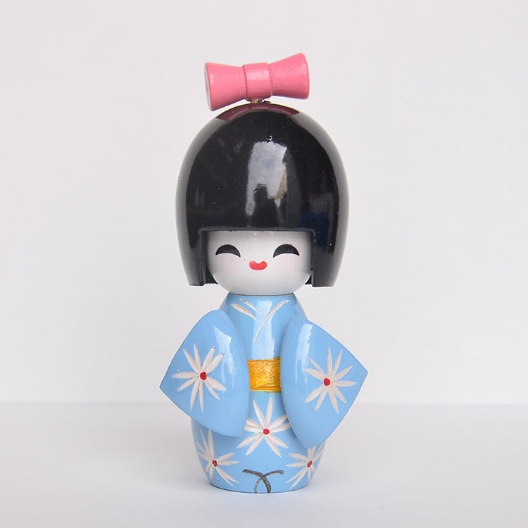Kimono-Püppchen aus Birkenholz