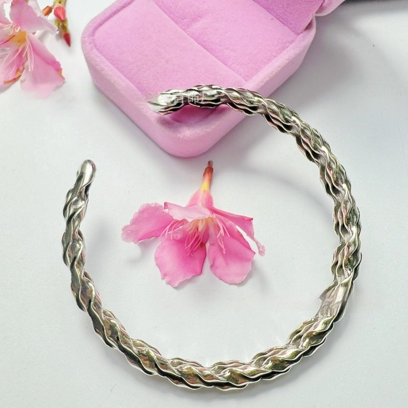 Geflochtenes Armband mit Rautenmuster – Bild 3 | LuxeStyle
