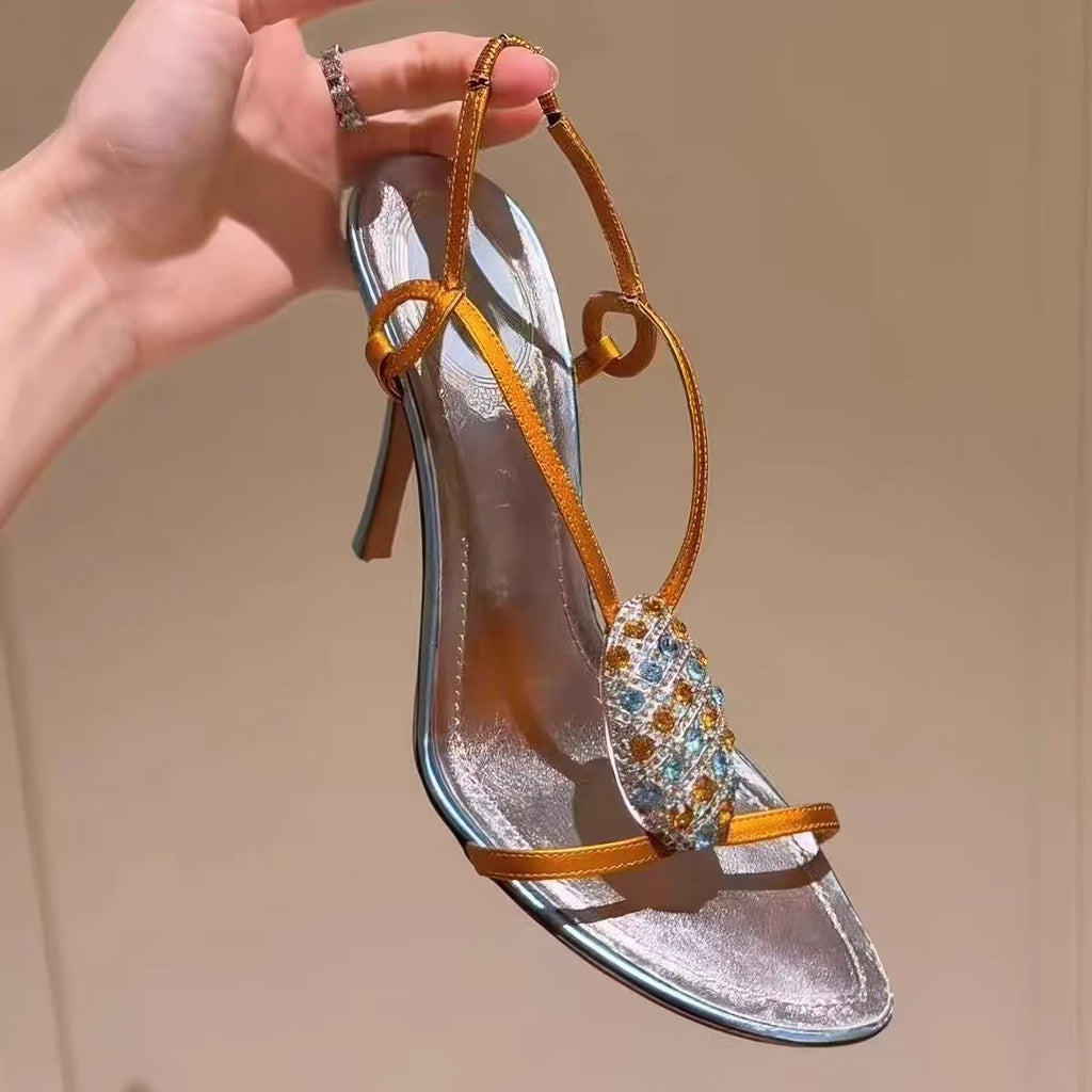 Offene High-Heel-Sandalen mit Riemen
