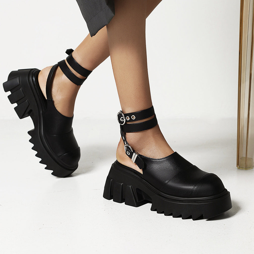 Sandalen mit gekreuzten Riemen, Plus Size – Bild 2 | LuxeStyle