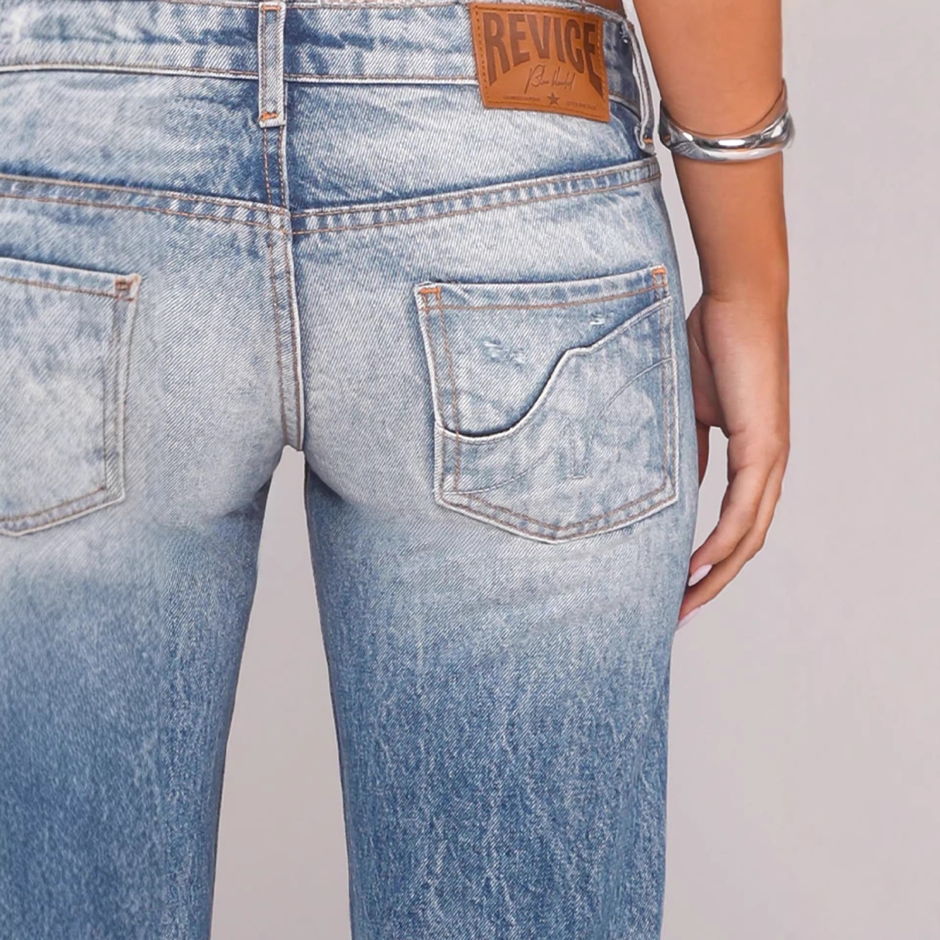 Straight-Leg Jeans in Washed Blue