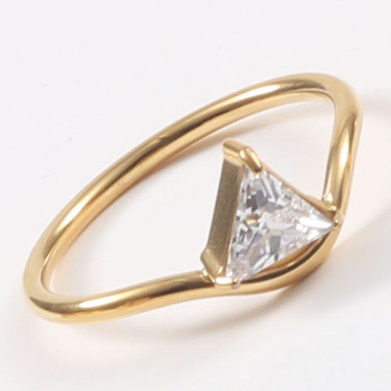 Birnenförmiger Ring mit Diamant-Inlay