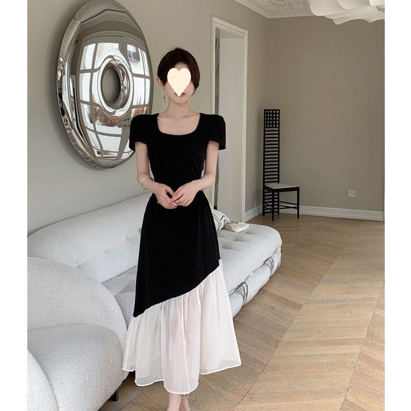 Figurbetonendes Patchwork Midikleid im Audrey-Hepburn-Stil