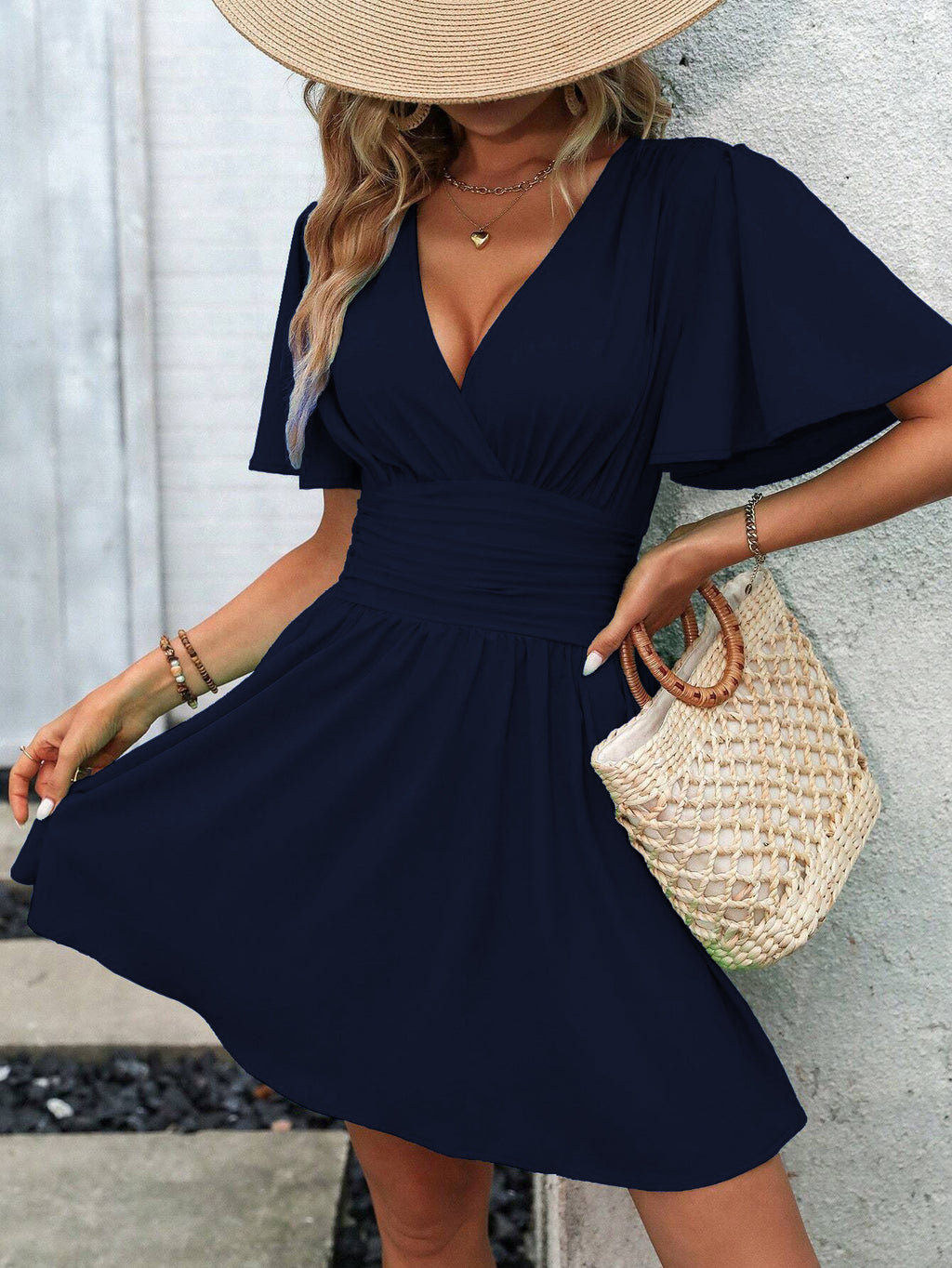 Elegantes A-Linien-Kleid mit V-Ausschnitt