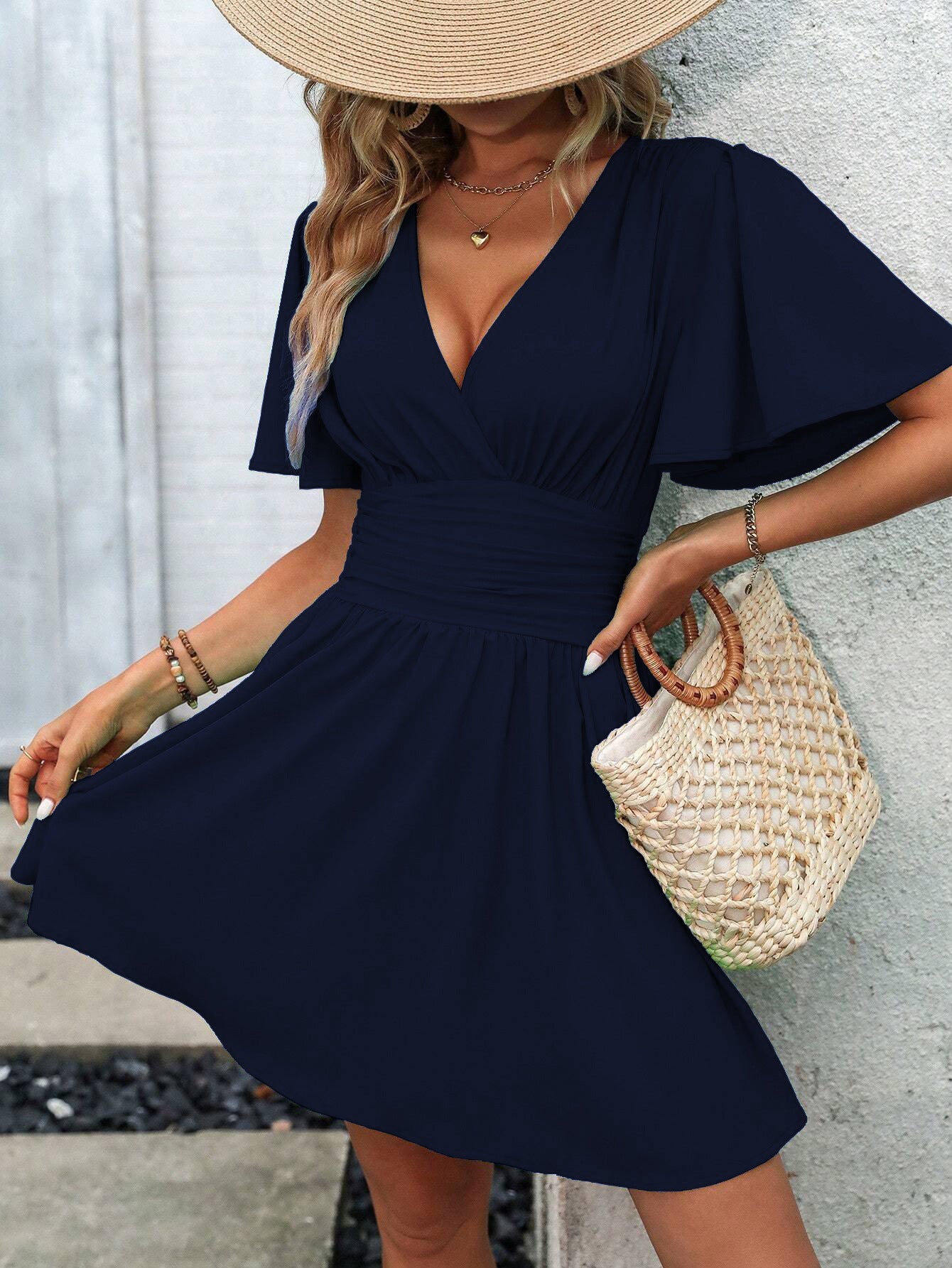 Elegantes A-Linien-Kleid mit V-Ausschnitt