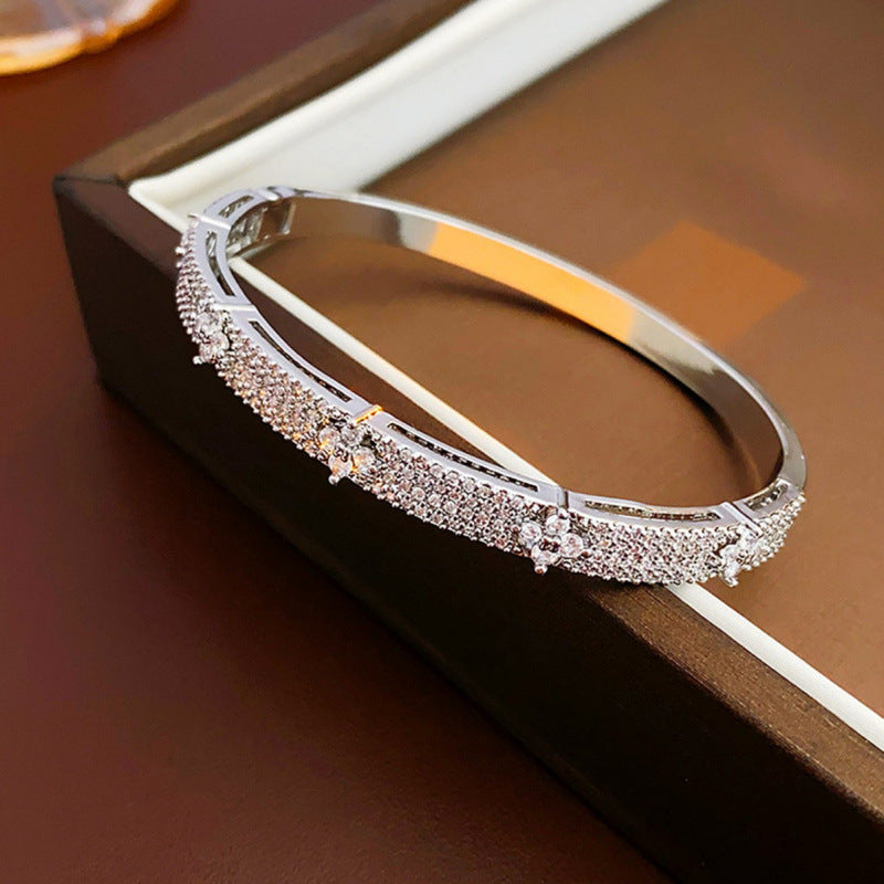 Blumen Armband mit Zirkonia – Bild 2 | LuxeStyle