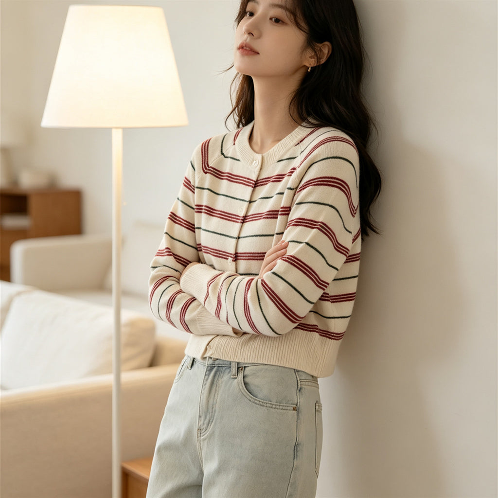 Eleganter Strickpullover mit Farbstreifen