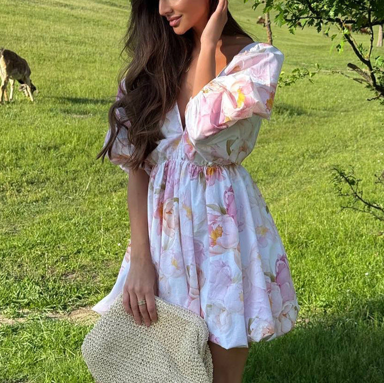 Voluminöses Mini-Kleid mit Puffärmeln