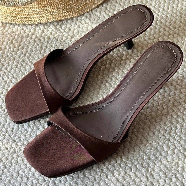 Elegante Sandalette im französischen Stil