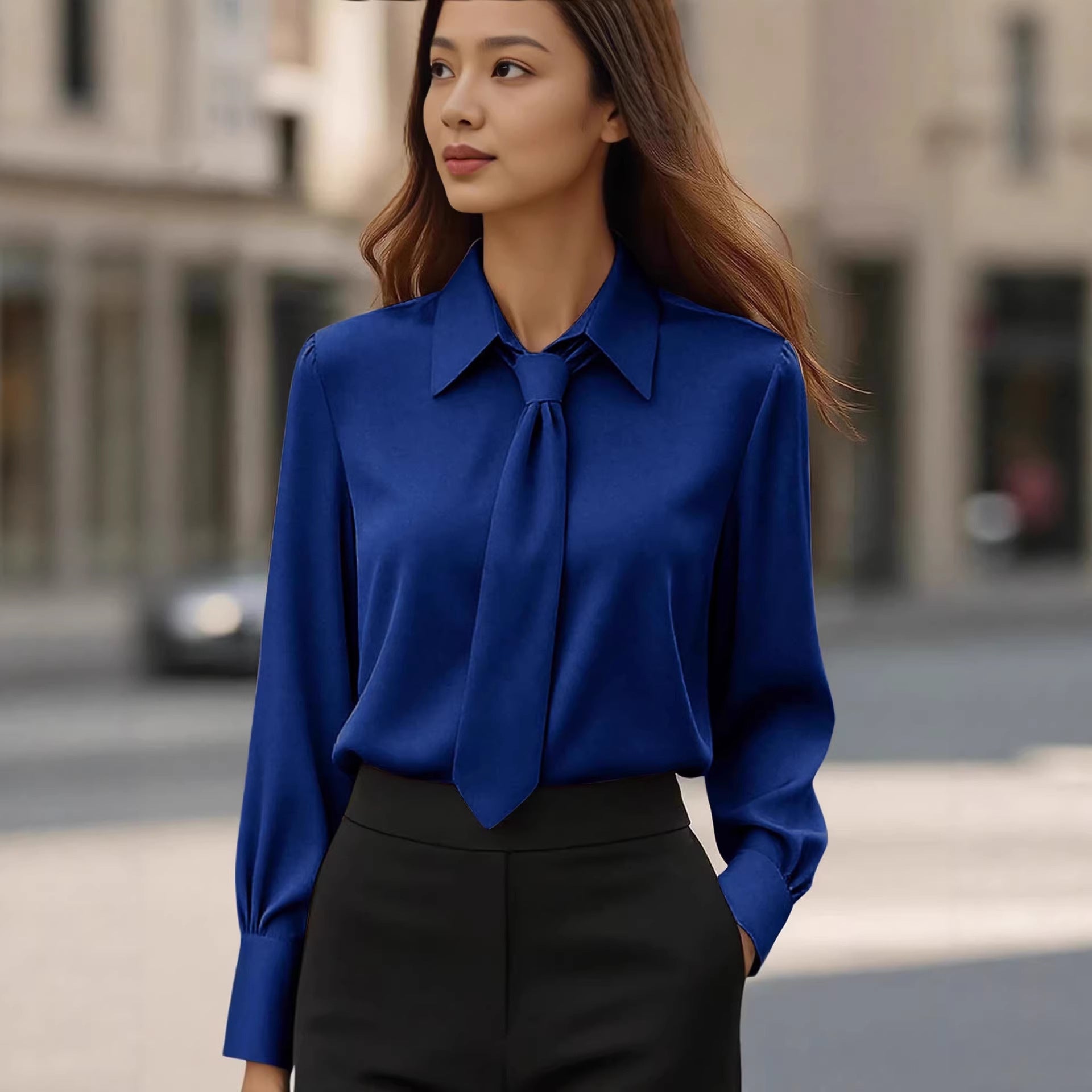 Elegante Satin-Bluse mit französischer Manschette