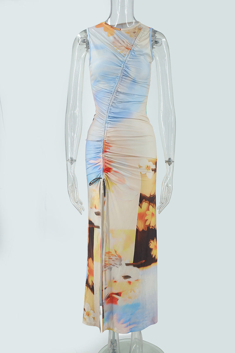 Langes Damenkleid mit farbigem Print