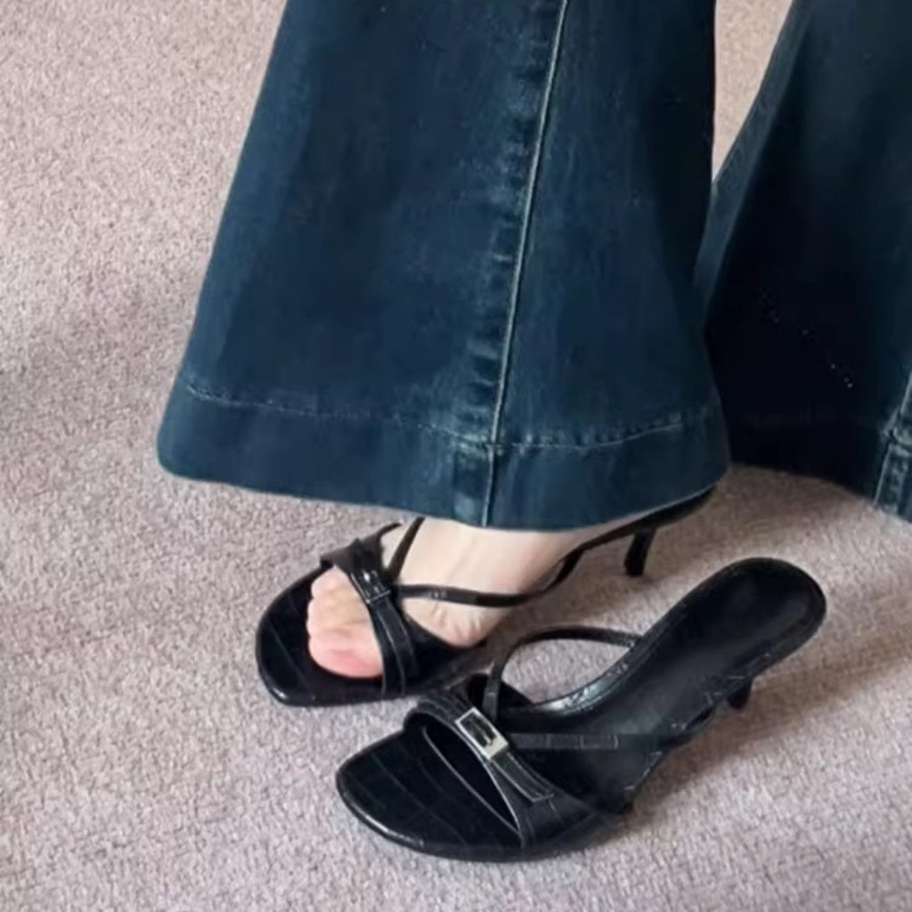 Stiletto-Absatz Sandalen aus Mikrofaser – Bild 2 | LuxeStyle