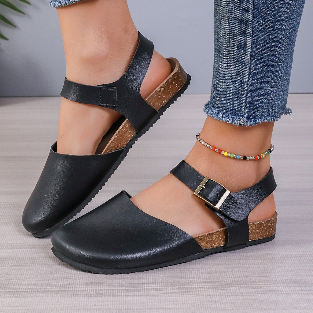 Sandalen mit Zehenkappe und Schnalle | LuxeStyle