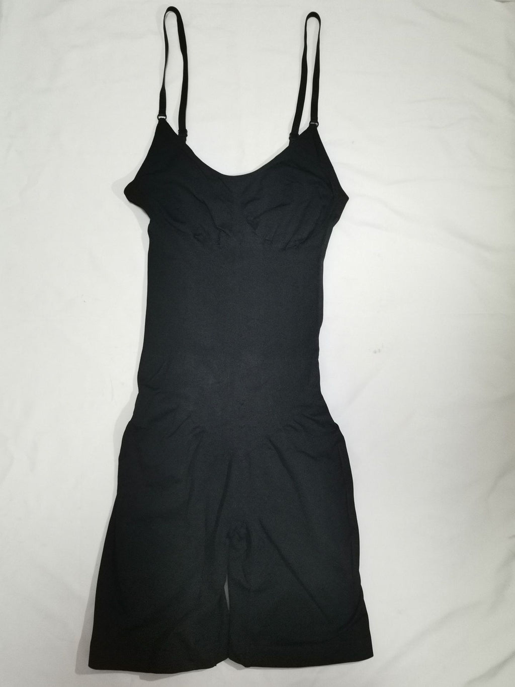 Nahtloser Body Shaper mit Bauchkontrolle