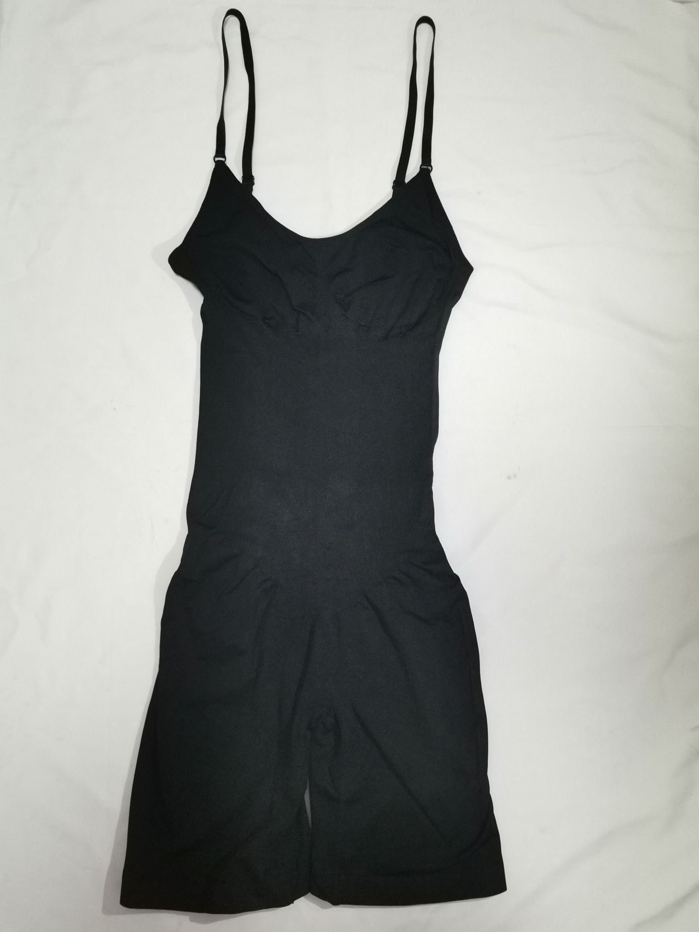 Nahtloser Body Shaper mit Bauchkontrolle