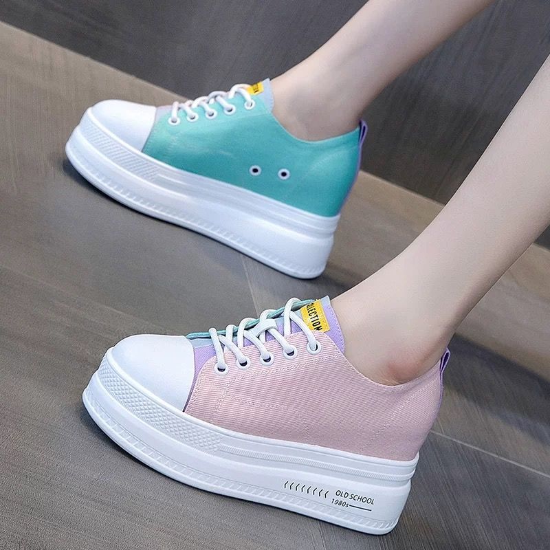 Koreanische Canvas-Sneaker mit Innenabsatz – Bild 3 | LuxeStyle