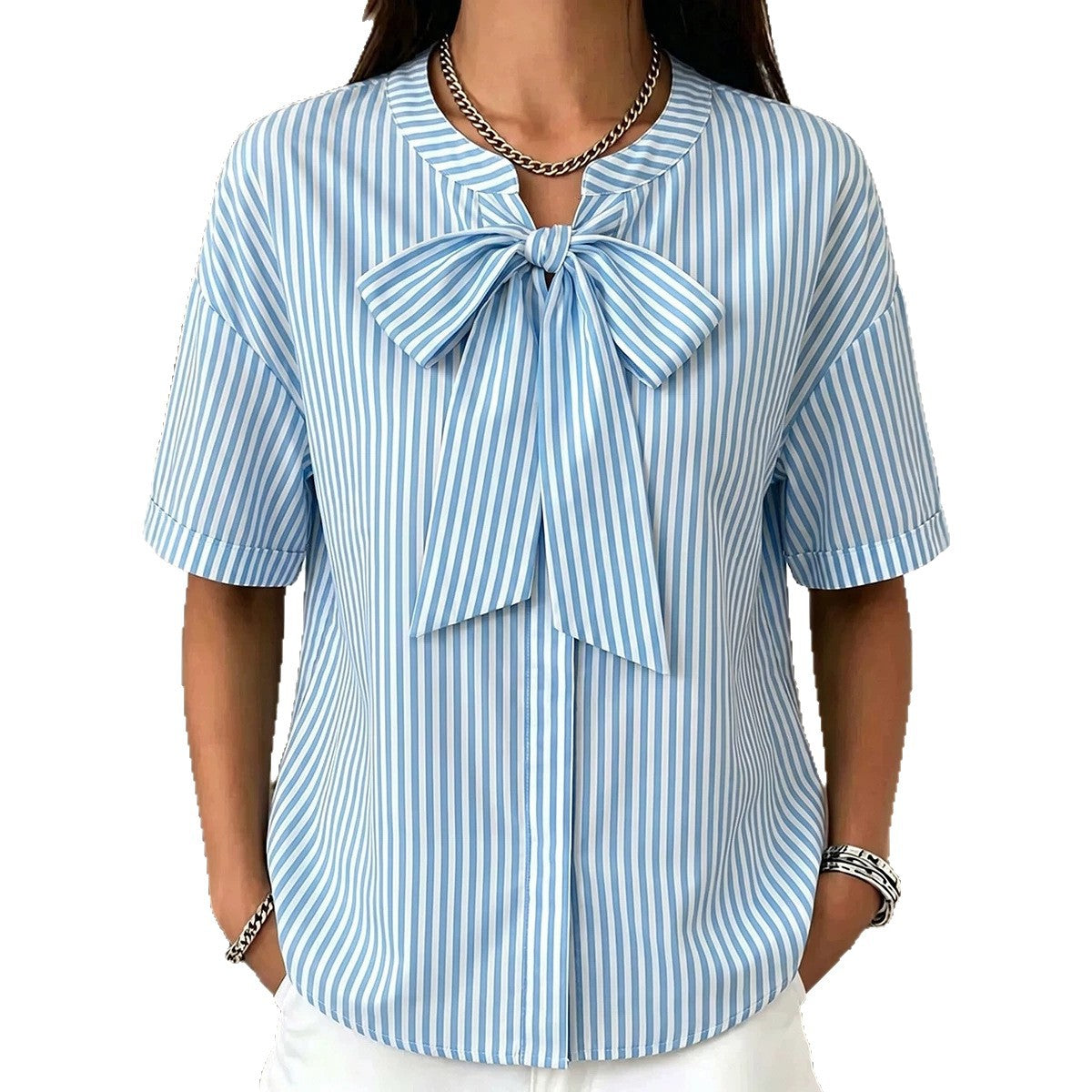 Gestreiftes Kurzarm-Shirt mit Schleife