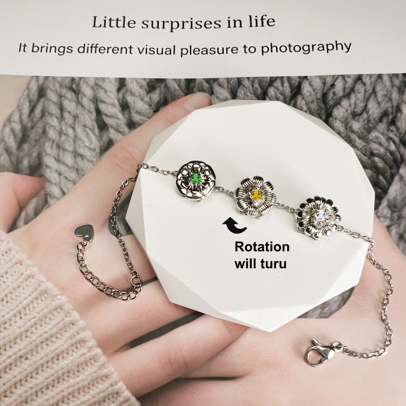 Personalisierbares Armband mit Geburtsblume – Bild 1 | LuxeStyle