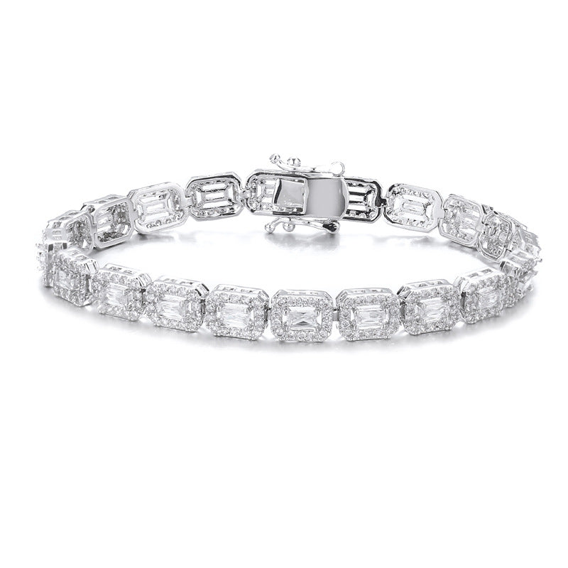 Armband mit Zirkonia-Edelsteinen – Bild 4 | LuxeStyle