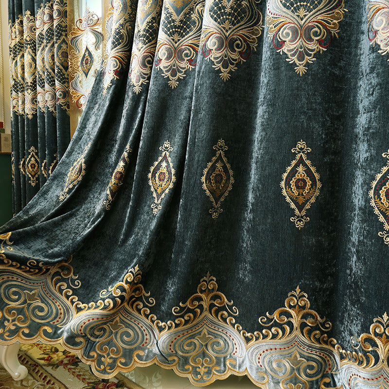 Blaue Chenille Vorhänge