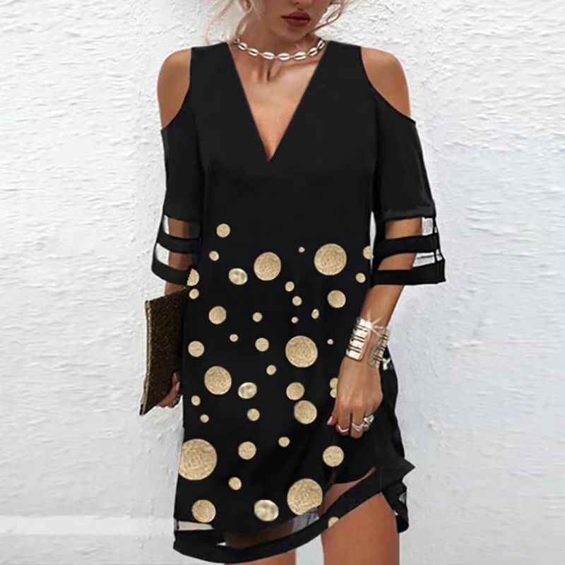 Gemustertes Tüllkleid mit V-Ausschnitt