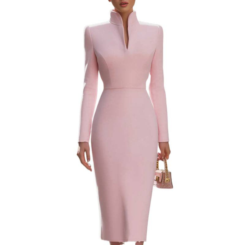 Elegantes Strickkleid mit Stehkragen