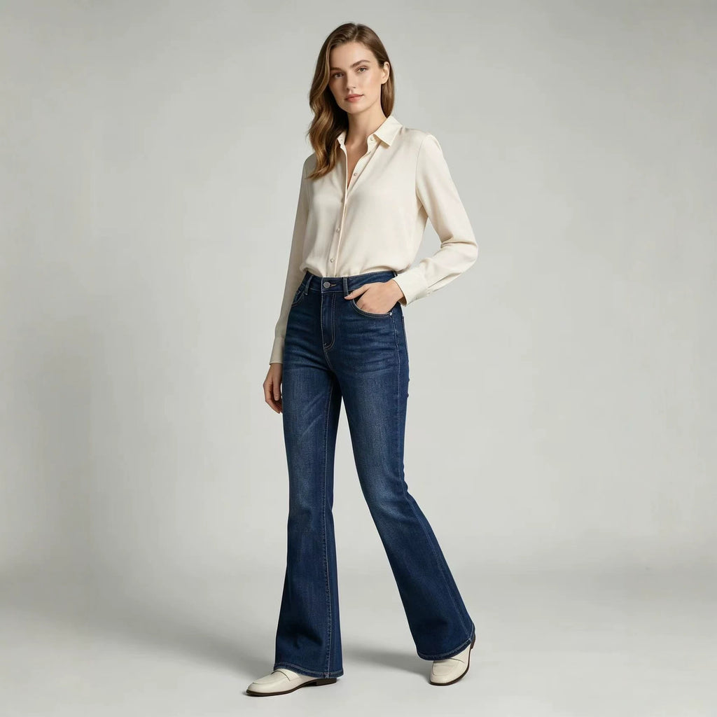 High-Waist Slim-Fit Jeans mit leicht ausgestelltem Bein
