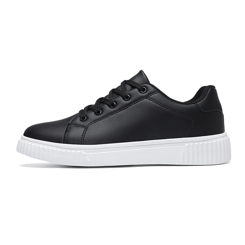 Sleeker Leder-Sneaker im Color-Blocking-Design