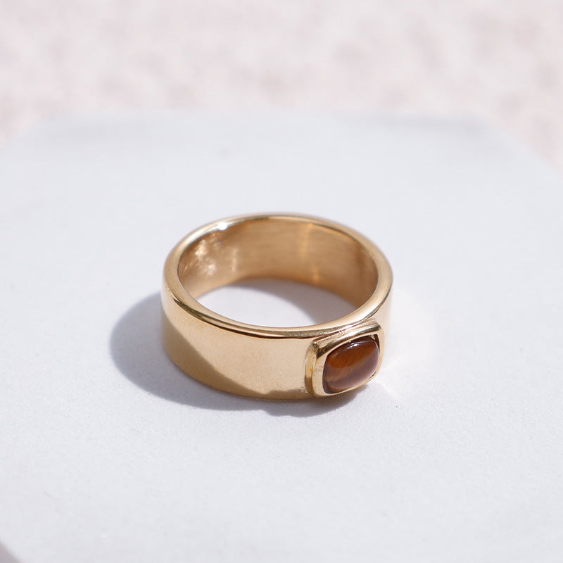 Eleganter Retro-Ring aus Edelstahl