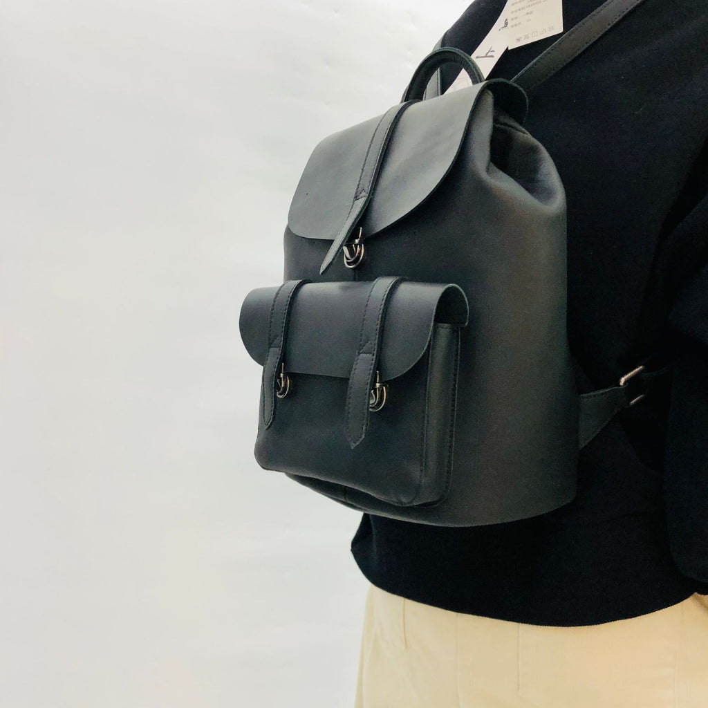 Handgefertigter Lederrucksack Retro in Schwarz – Bild 4 | LuxeStyle