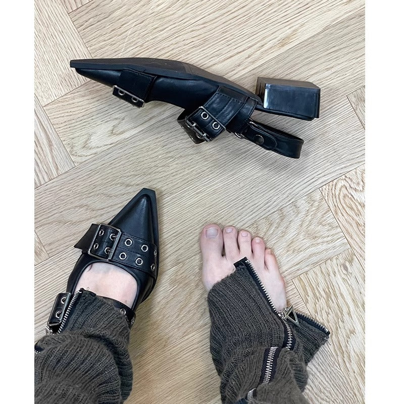 Mary Jane Pumps mit spitzer Kappe