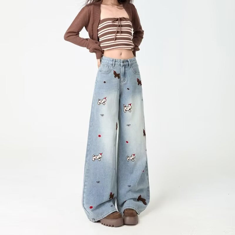 Weite Damenjeans mit Stickerei