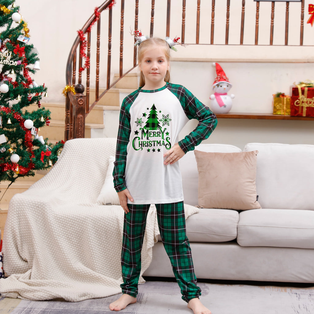 Weihnachts-Pyjama-Set für die ganze Familie