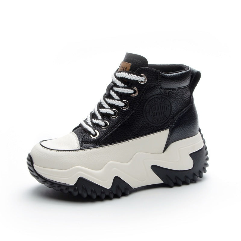Keilsneaker High-Top mit perforiertem Design