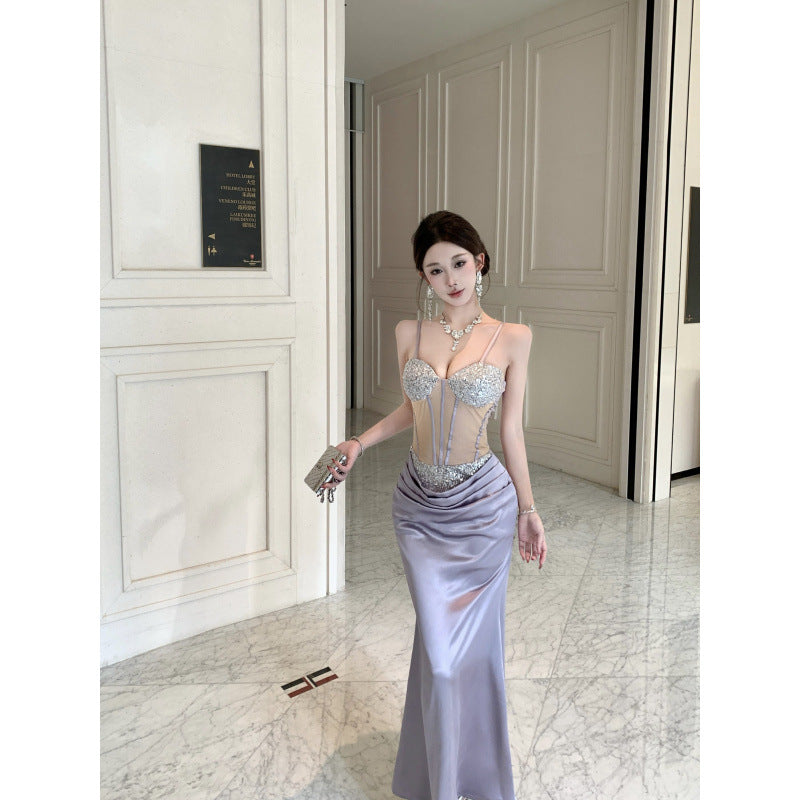 Trägerloses Pailletten-Abendkleid