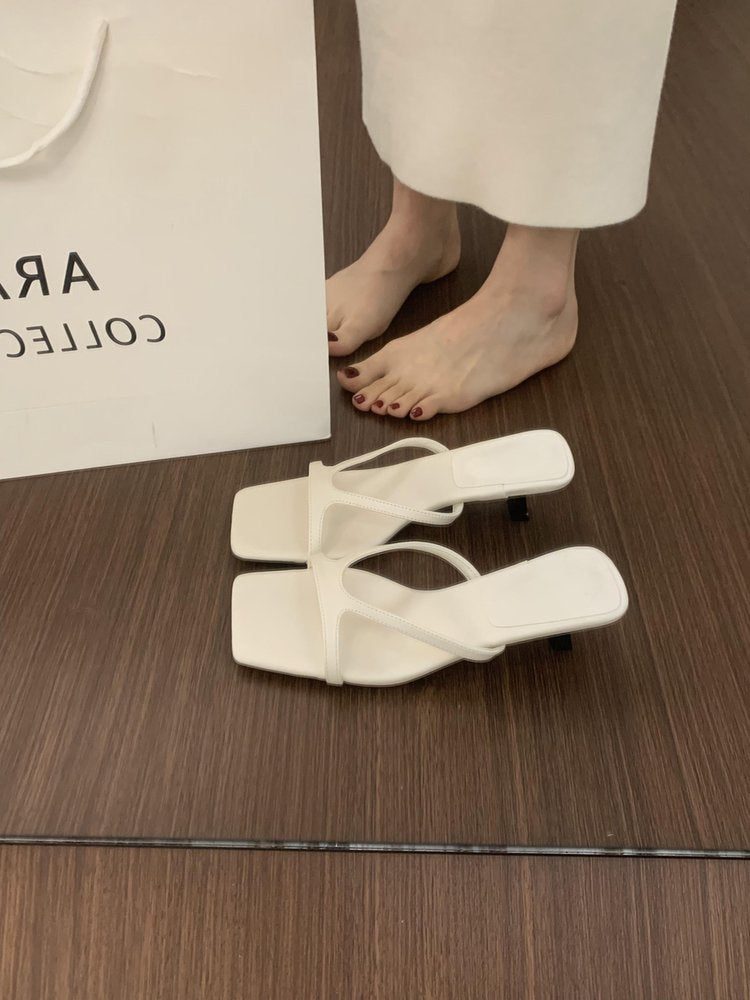 Französische Sandalen mit Kitten-Heel